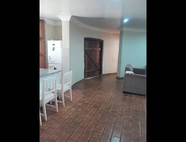 5 BEDROOM FREEHOLD FOR SALE IN THE ORCHARDS